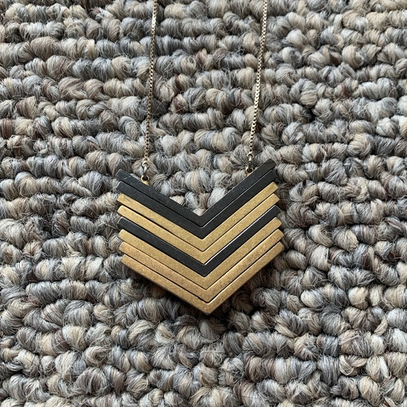 Adjustable mixed metal necklace - Picture 2 of 4